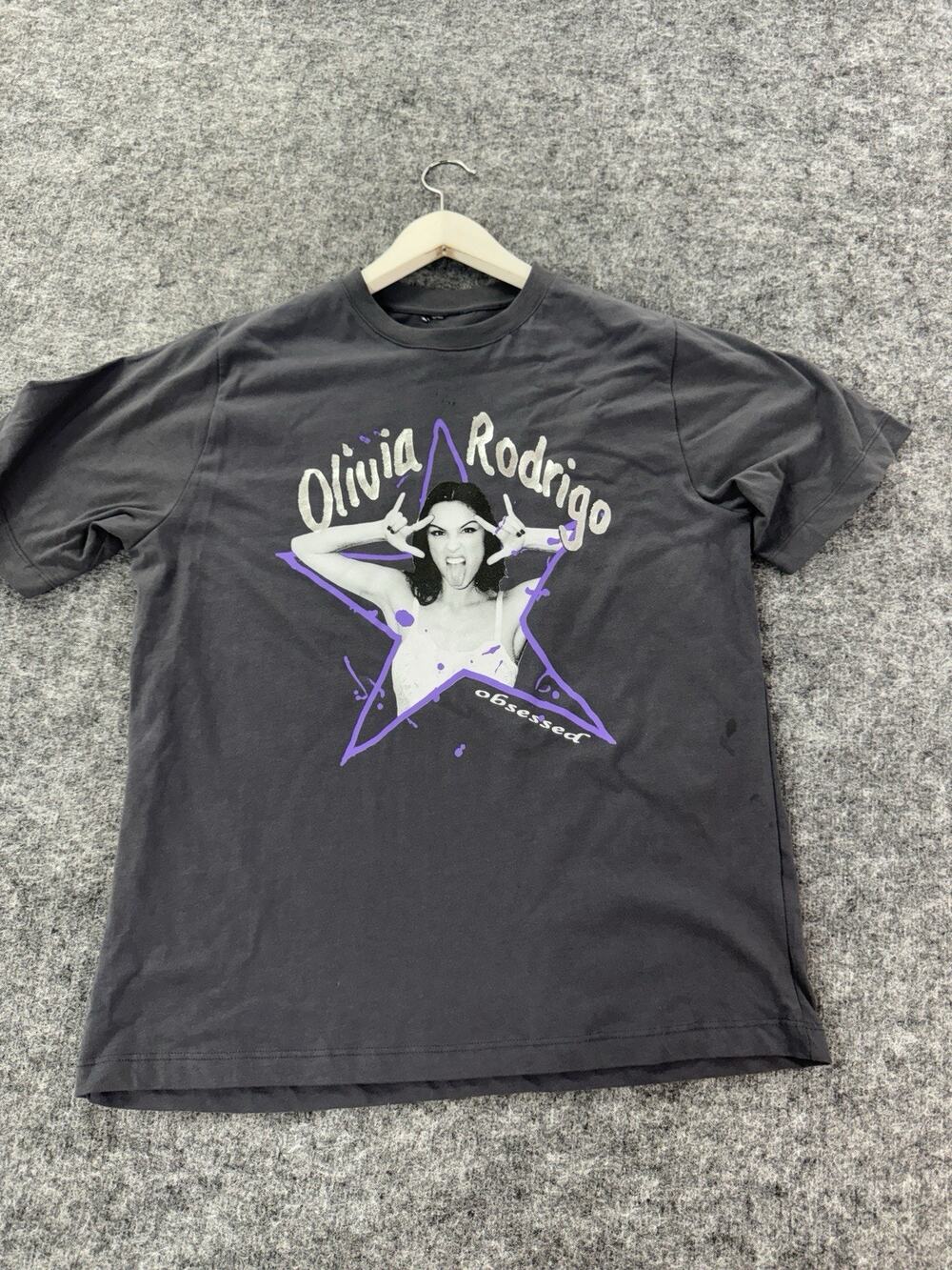Olivia Rodrigo Obsessed Guts World Tour Shirt Mens Medium T-Shirt Gray Tee N90